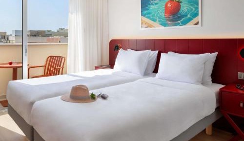 Superior Room with One Double Bed or Twin Beds
