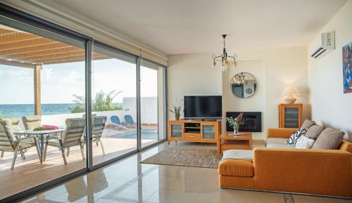 Villa - Beach Front