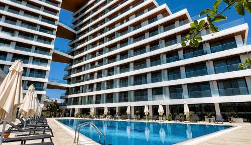 One-Bedroom Apartment with Sea View