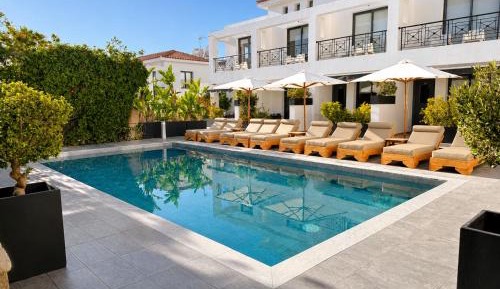 Two-Bedroom Maisonette with Sea View