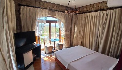 Deluxe Double Room with Balcony and Sea View