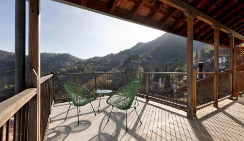 Deluxe Double Room with Balcony