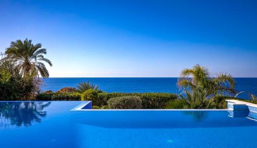 Villa - Beach Front