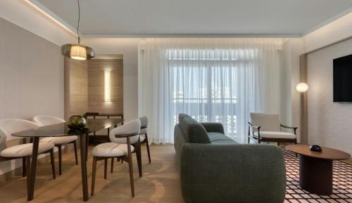 Diplomat Suite, 1 Bedroom Suite, Poolside, Balcony