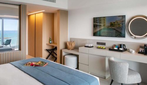 Standard Double Room with Balcony and Sea View