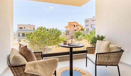 One-Bedroom Apartment with Balcony