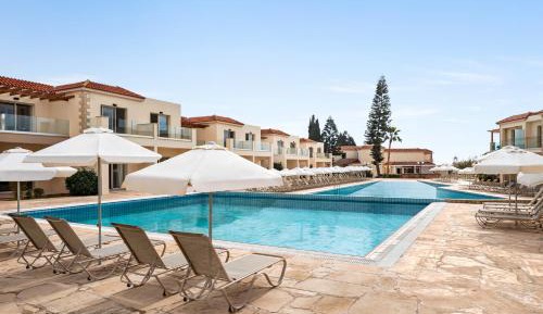 Twin Room with Pool View