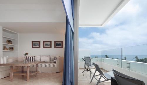 Deluxe One Bedroom Sea View Suite