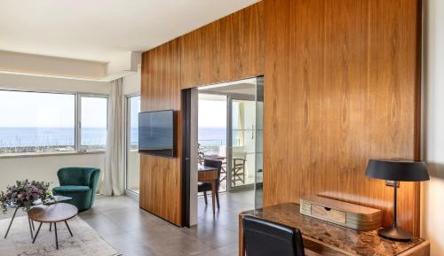 Admiral Suite
