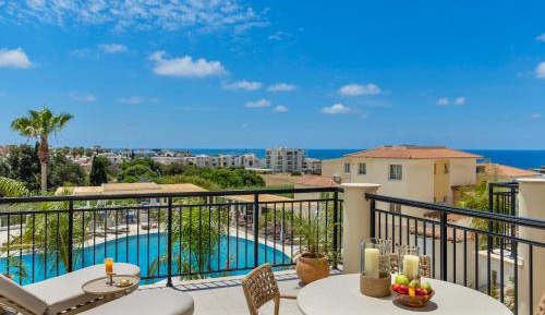 One Bedroom Suite with Sea view
