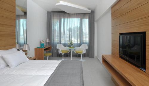 Superior Double or Twin Room with Inland View (No Balcony)