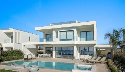 Villa - Beach Front