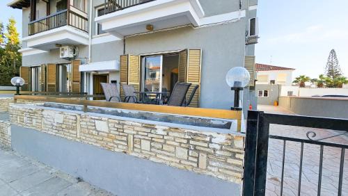 One-Bedroom Apartment with Terrace