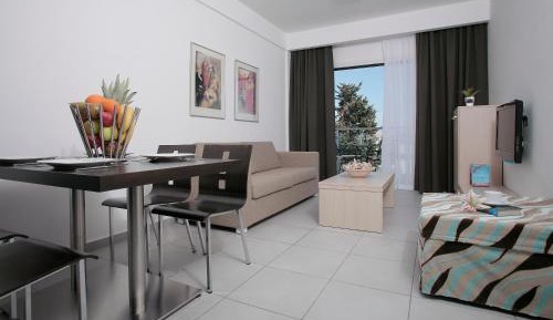 Superior One-Bedroom Apartment