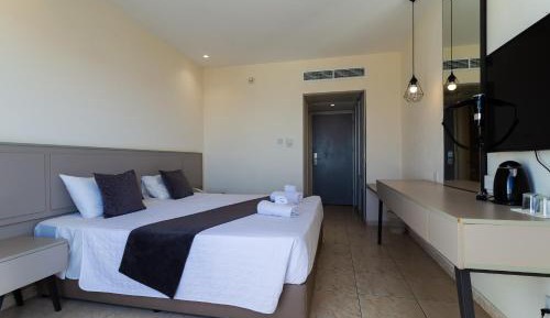 Standard Twin Room with Sea View