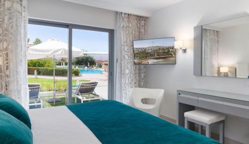 Suite with Garden View