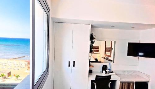 Single Room Inland View - No Balcony