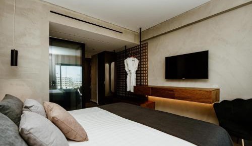 Wellness Panoramic Room with Side Sea View
