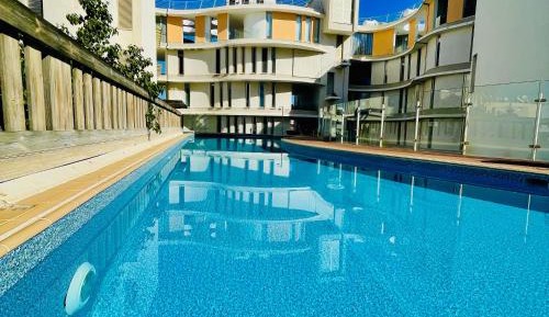 Apartment with Pool View 