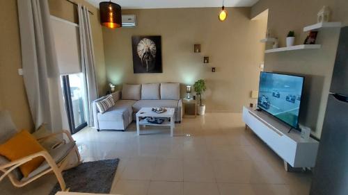 Apartment with Pool View 