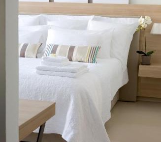 Standard Twin Room with Partial Sea View