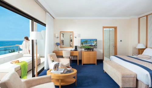 Executive Junior Suite Land View