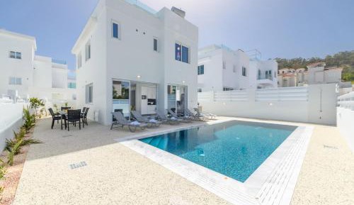 Green Bay 17 - Three -bedroom Villa with Private Pool