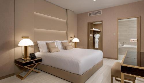 Penthouse Suite with Sea View