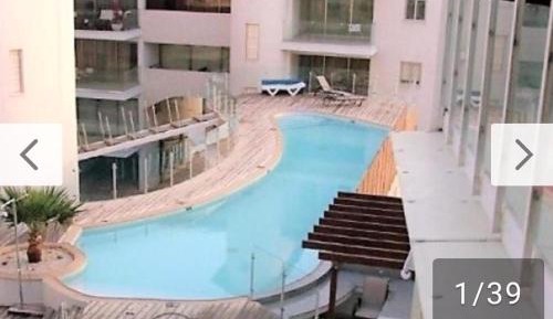 Apartment with Pool View 
