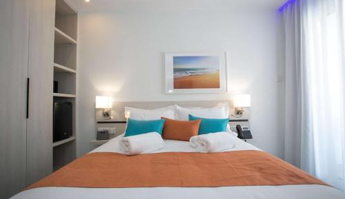 Triple Room with Queen Bed and Sofa Bed - Non-Smoking