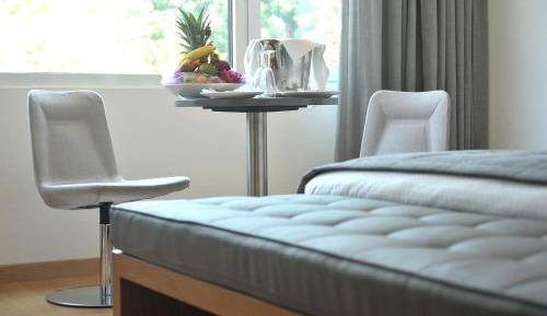 Honeymoon Suite