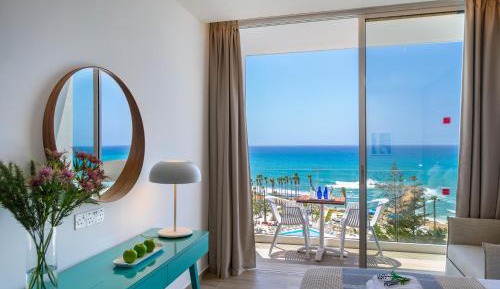 Premium Room Sea View with Executive Lounge Access