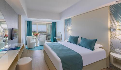 Junior Suite with Inland View and Private Outdoor Hot Tub
