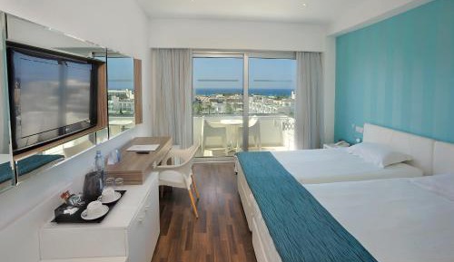 Superior Double or Twin room with Sea or Pool view