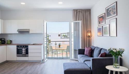 Deluxe Apartment