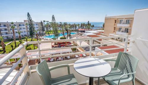 Double or Twin Room with Sea View