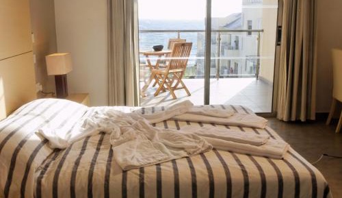Executive One-Bedroom Suite With Sea View
