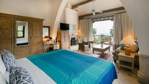 Executive Suite with Sea View and Fireplace