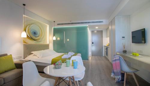 Deluxe Studio Suite