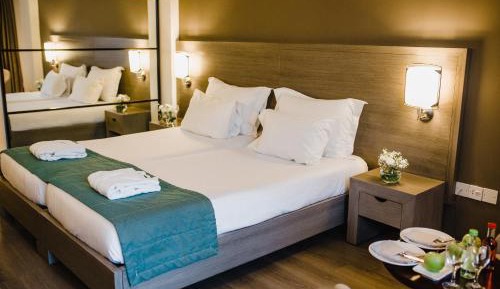 Deluxe Room with Inland View