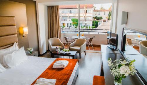 Deluxe Room with Pool View