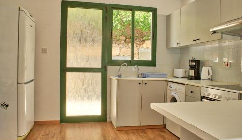 Exclusive Two-Bedroom Maisonette with Sea View