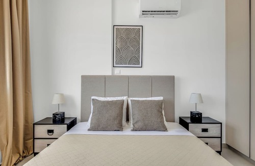 Agios Athanasios Apartment | Sanders Elgio - Delightful 2-bdr Apt With Balcony