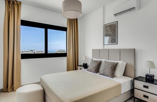 Agios Athanasios Apartment | Sanders Elgio - Delightful 2-bdr Apt With Balcony