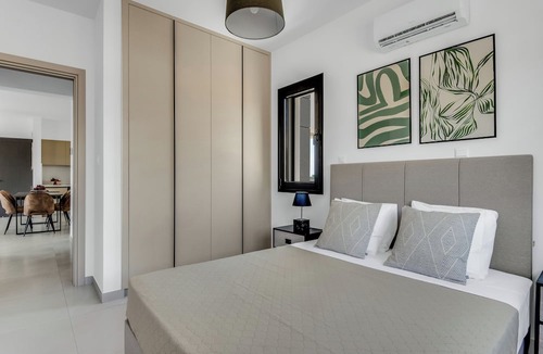 Agios Athanasios Apartment | Sanders Elgio - Cute 2-bdr Apt With Balcony