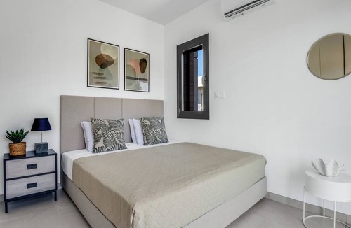 Agios Athanasios Apartment | Sanders Elgio - Cute 2-bdr Apt With Balcony