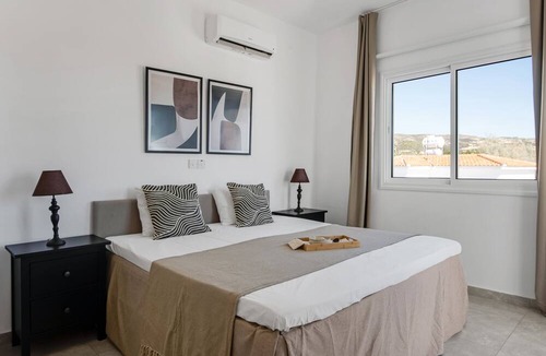 Tremithousa Villa | Sanders White Mountains - Vibrant Villa With Pool