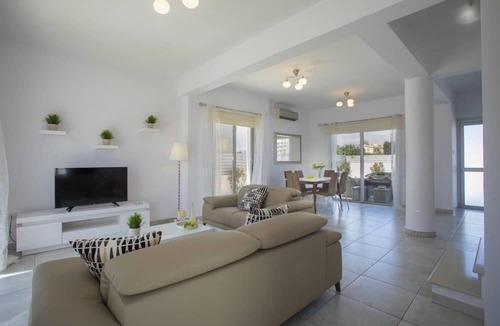 Pernera Villa | Villa Marina in Pernera