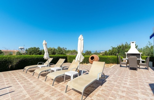 Latchi Cottage | Villa Mandora - a villa that sleeps 8 guests in 4 bedrooms