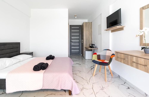 Peyia Town Apartment | Antesia Coral Bay Resort by Ezoria | Double room No6